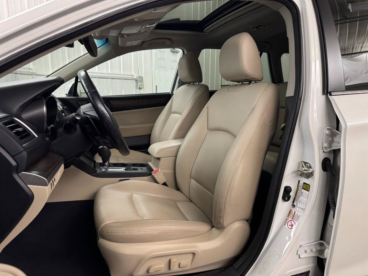 Used 2017 Subaru Outback 2.5i Limited AWD/4WD image 4