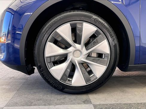 Used 2023 Tesla Model Y Long Range AWD/4WD image 8