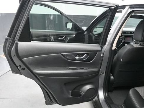 Used 2017 Nissan Rogue SV w/ SV Premium Package AWD/4WD image 12