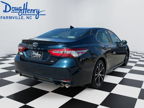 Used 2019 Toyota Camry SE FWD image 5