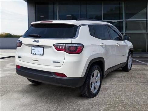 Used 2018 Jeep Compass Latitude FWD image 7