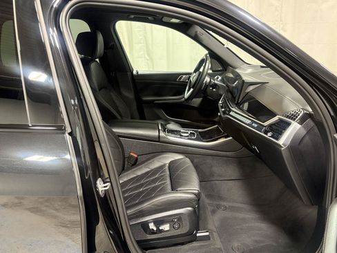 Used 2024 BMW X5 xDrive40i w/ M Sport Package AWD/4WD image 8