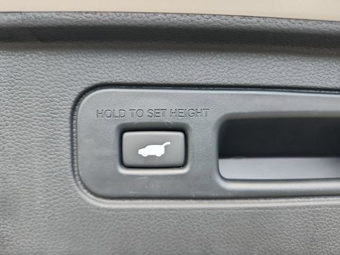 Certified 2023 Honda Pilot Touring image 37