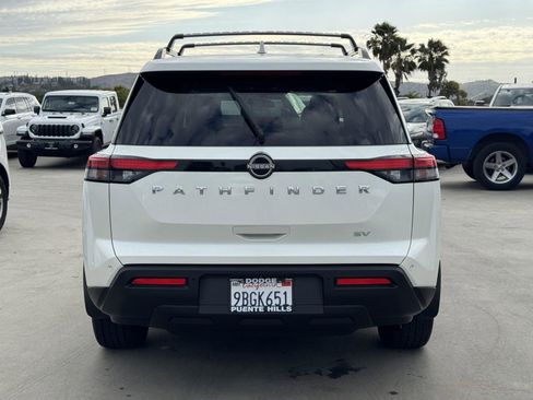 Used 2022 Nissan Pathfinder SV FWD image 5