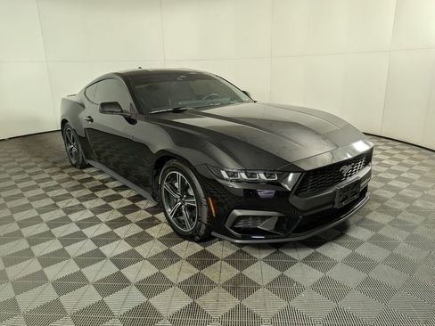 Used 2024 Ford Mustang Premium image 5