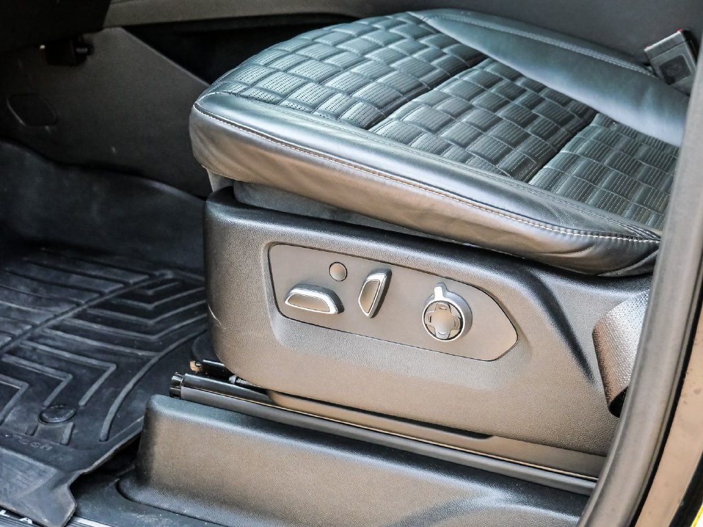 Used 2023 Cadillac Escalade Premium Luxury Platinum w/ LPO, Radiant Package AWD/4WD image 38