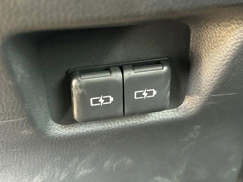 Used 2025 Toyota RAV4 XLE w/ Convenience Package AWD/4WD image 23