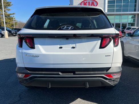 Used 2023 Hyundai Tucson SE image 4