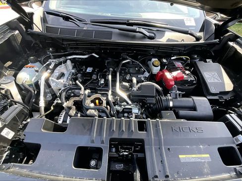 New 2026 Nissan Kicks SR w/ SR Premium Package FWD image 16