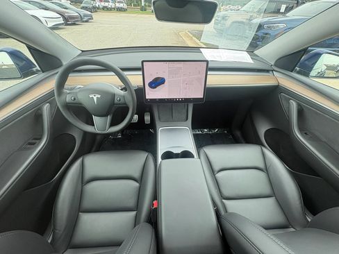 Used 2023 Tesla Model Y Performance AWD/4WD image 17
