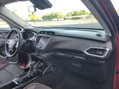Certified 2022 Chevrolet TrailBlazer LT w/ Confidence II Package FWD image 28