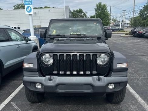 Used 2019 Jeep Wrangler Unlimited Sport S AWD/4WD image 2