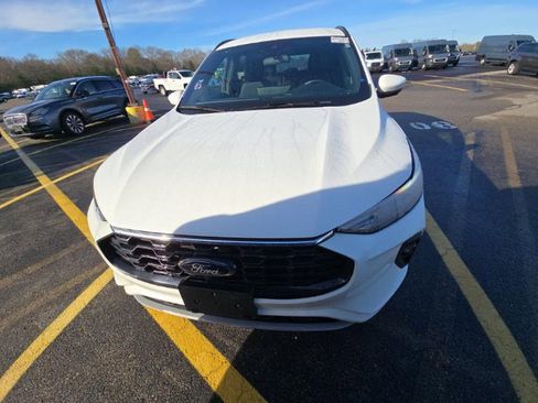 Used 2023 Ford Escape ST-Line Select w/ Tech Pack #2 image 2