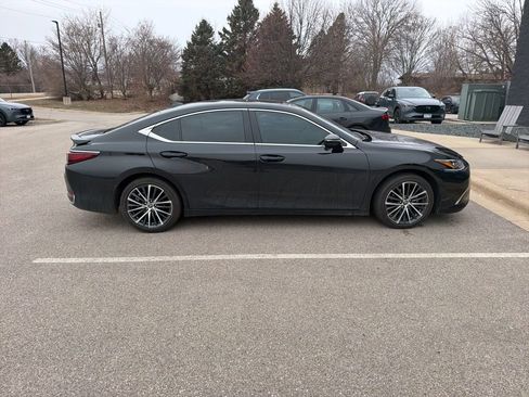 Used 2025 Lexus ES 300h 300h w/ Premium Package image 4