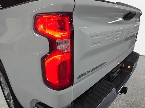Used 2025 Chevrolet Silverado 1500 LTZ w/ Z71 Off-Road Package AWD/4WD image 32