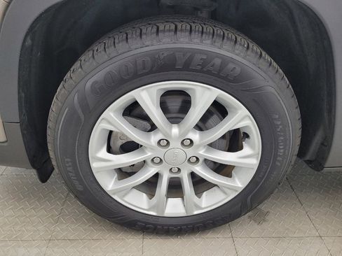 Used 2021 Jeep Cherokee Latitude image 31