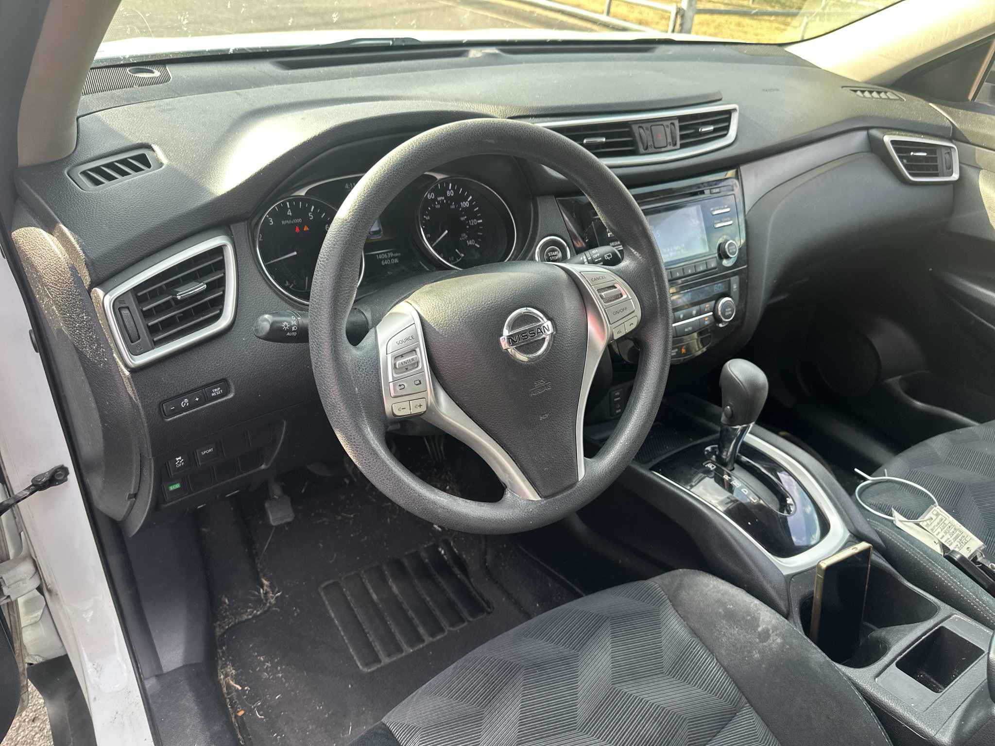 Used 2015 Nissan Rogue SV FWD image 19