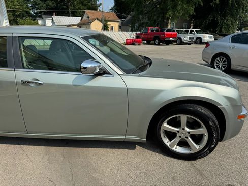Used 2005 Chrysler 300 C w/ Protection Group II RWD image 11