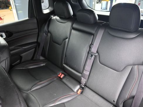 Used 2025 Jeep Compass Trailhawk w/ Trailer Tow Group AWD/4WD image 23