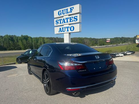 Used 2017 Honda Accord Sport image 6