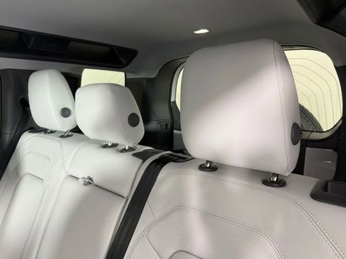 New 2025 Land Rover Defender 110 S image 21