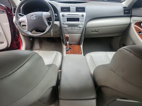 Used 2011 Toyota Camry XLE w/ XLE Extra-Value Pkg #2 FWD image 4