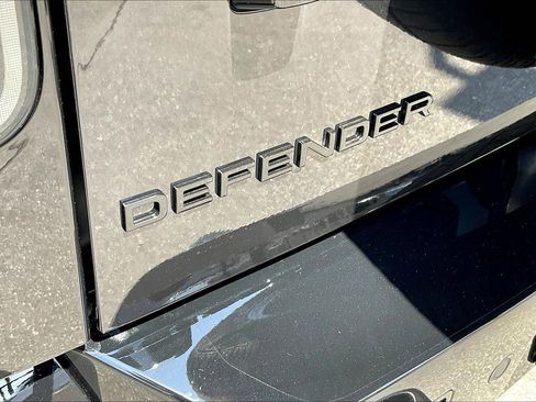 New 2026 Land Rover Defender 110 X-Dynamic SE image 7