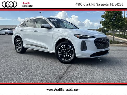 Used 2025 Audi Q5 Premium w/ Convenience Package AWD/4WD image 1