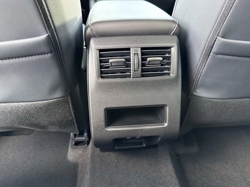 New 2026 Mitsubishi Outlander SE image 17