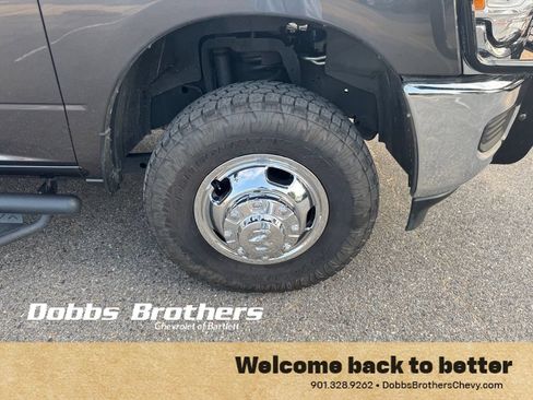 Used 2024 RAM 3500 Tradesman w/ Chrome Appearance Group AWD/4WD image 12