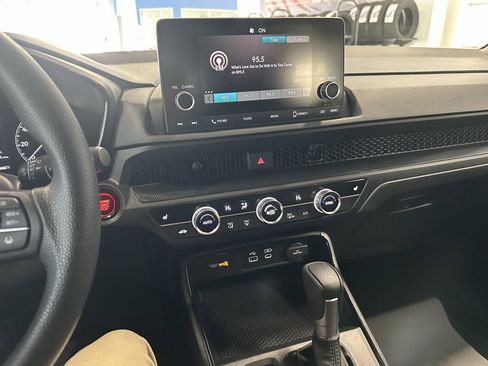 Used 2025 Honda CR-V EX image 10