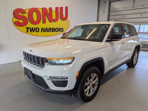 Used 2023 Jeep Grand Cherokee Limited AWD/4WD image 1
