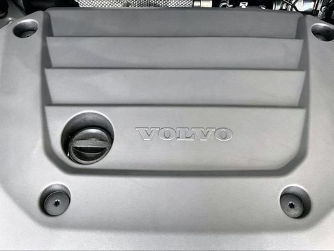 Used 2024 Volvo XC40 B5 Plus AWD/4WD image 43