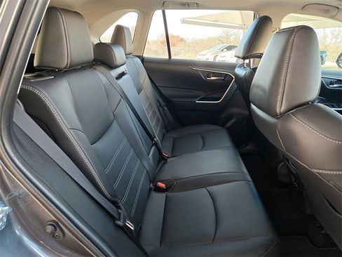 Used 2025 Toyota RAV4 XLE Premium image 30