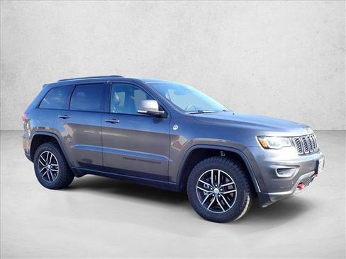 Used 2017 Jeep Grand Cherokee Trailhawk w/ Trailhawk Luxury Group AWD/4WD image 5