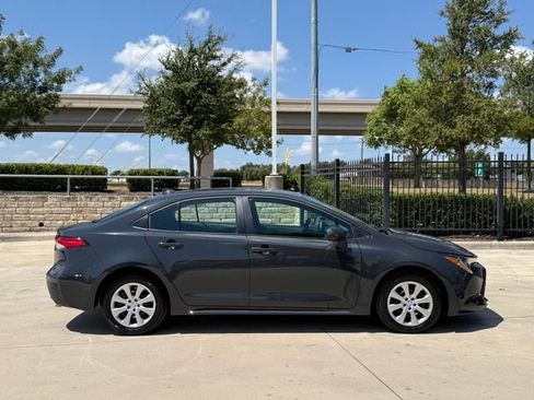 Used 2026 Toyota Corolla LE FWD image 5
