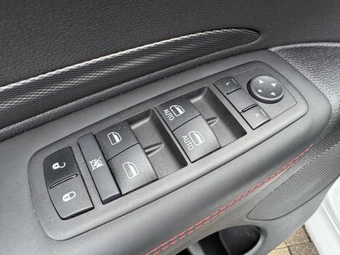 Used 2025 Dodge Durango R/T AWD/4WD image 12