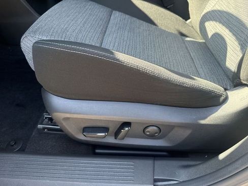 Used 2023 Nissan Rogue SV FWD image 12