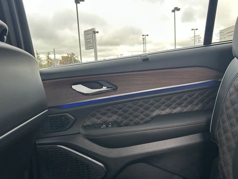 New 2025 Jeep Grand Cherokee L Summit image 31