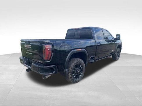 Used 2025 GMC Sierra 3500 AT4 w/ AT4 Premium Plus Package AWD/4WD image 4