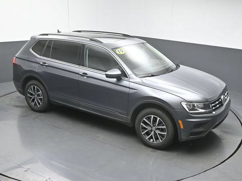Used 2019 Volkswagen Tiguan SE w/ Panoramic Sunroof Package AWD/4WD image 41