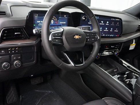 New 2026 Chevrolet Suburban Premier RWD image 4