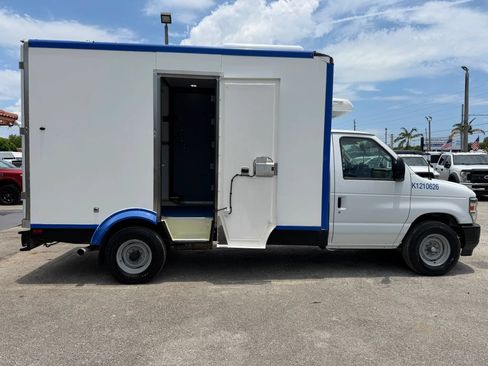 Used 2024 Ford E-350 and Econoline 350 Super Duty w/ Power Windows & Locks Group RWD image 14