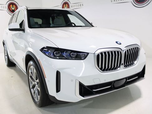 Used 2024 BMW X5 xDrive40i w/ Premium Package AWD/4WD image 26