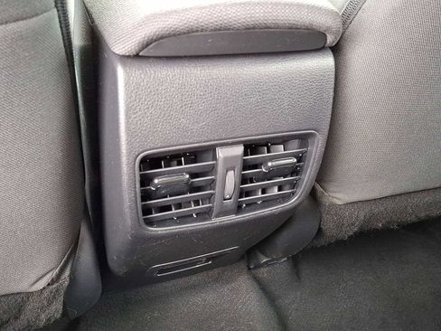 Used 2025 Toyota Corolla Cross LE image 26