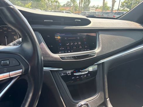 Used 2022 Cadillac XT6 Luxury FWD image 14