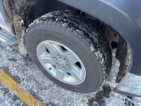 Used 2010 GMC Sierra 1500 SLE w/ Power Pack Plus image 2