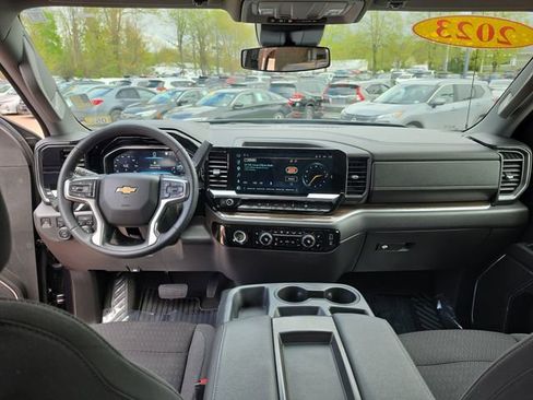 Used 2023 Chevrolet Silverado 1500 LT AWD/4WD image 11