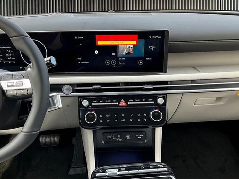 New 2026 Hyundai Tucson Limited image 7