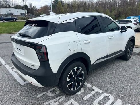 Certified 2025 Nissan Kicks SV w/ SV Premium Package image 7